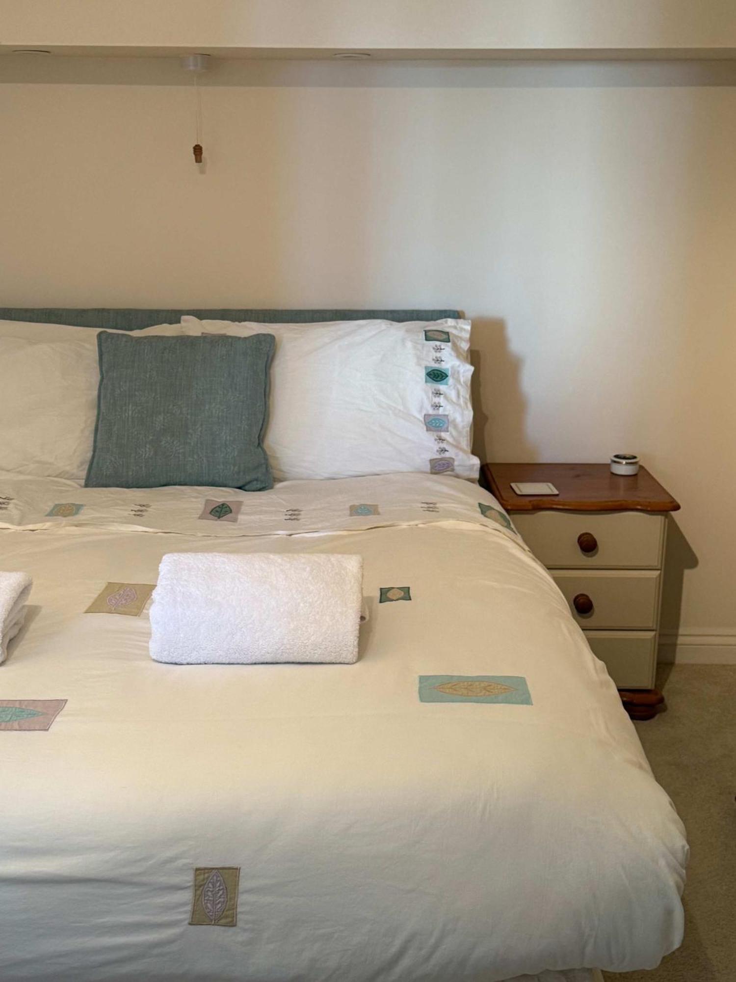 ファルマス Fabulous High Street Townhouse With Stunning Views & Parking At 'Eagles Nest'ヴィラ エクステリア 写真