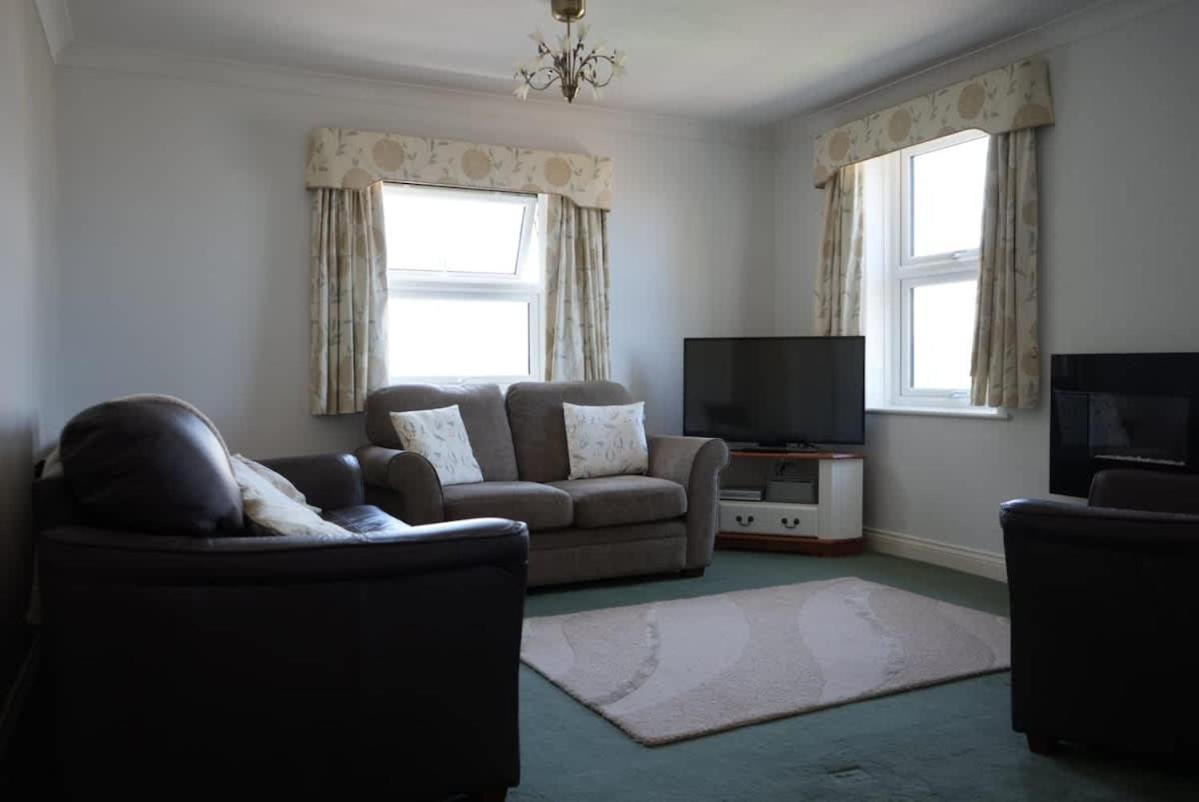 ファルマス Fabulous High Street Townhouse With Stunning Views & Parking At 'Eagles Nest'ヴィラ エクステリア 写真