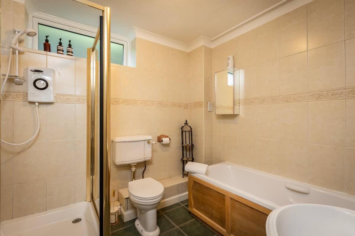 ファルマス Fabulous High Street Townhouse With Stunning Views & Parking At 'Eagles Nest'ヴィラ エクステリア 写真