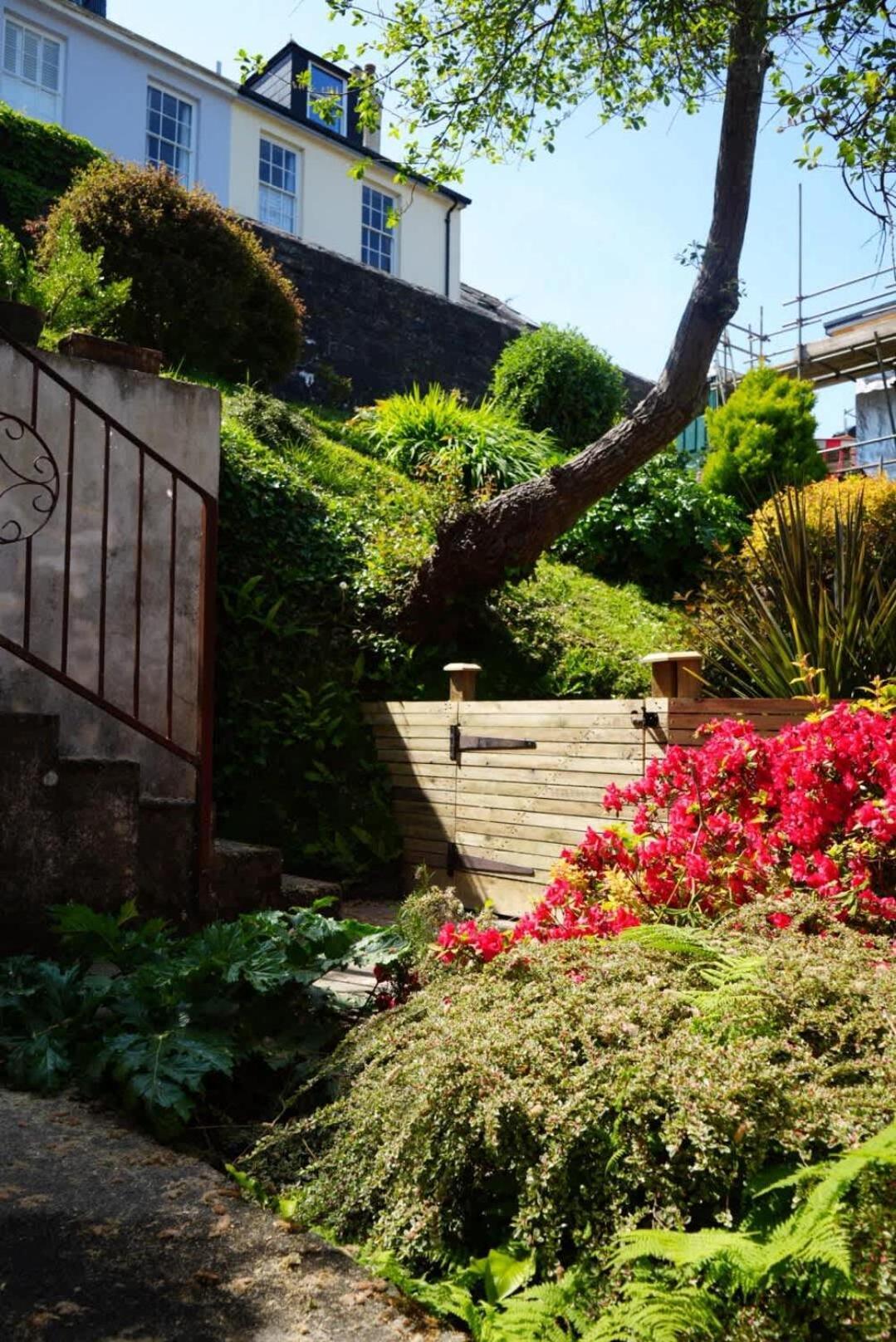ファルマス Fabulous High Street Townhouse With Stunning Views & Parking At 'Eagles Nest'ヴィラ エクステリア 写真